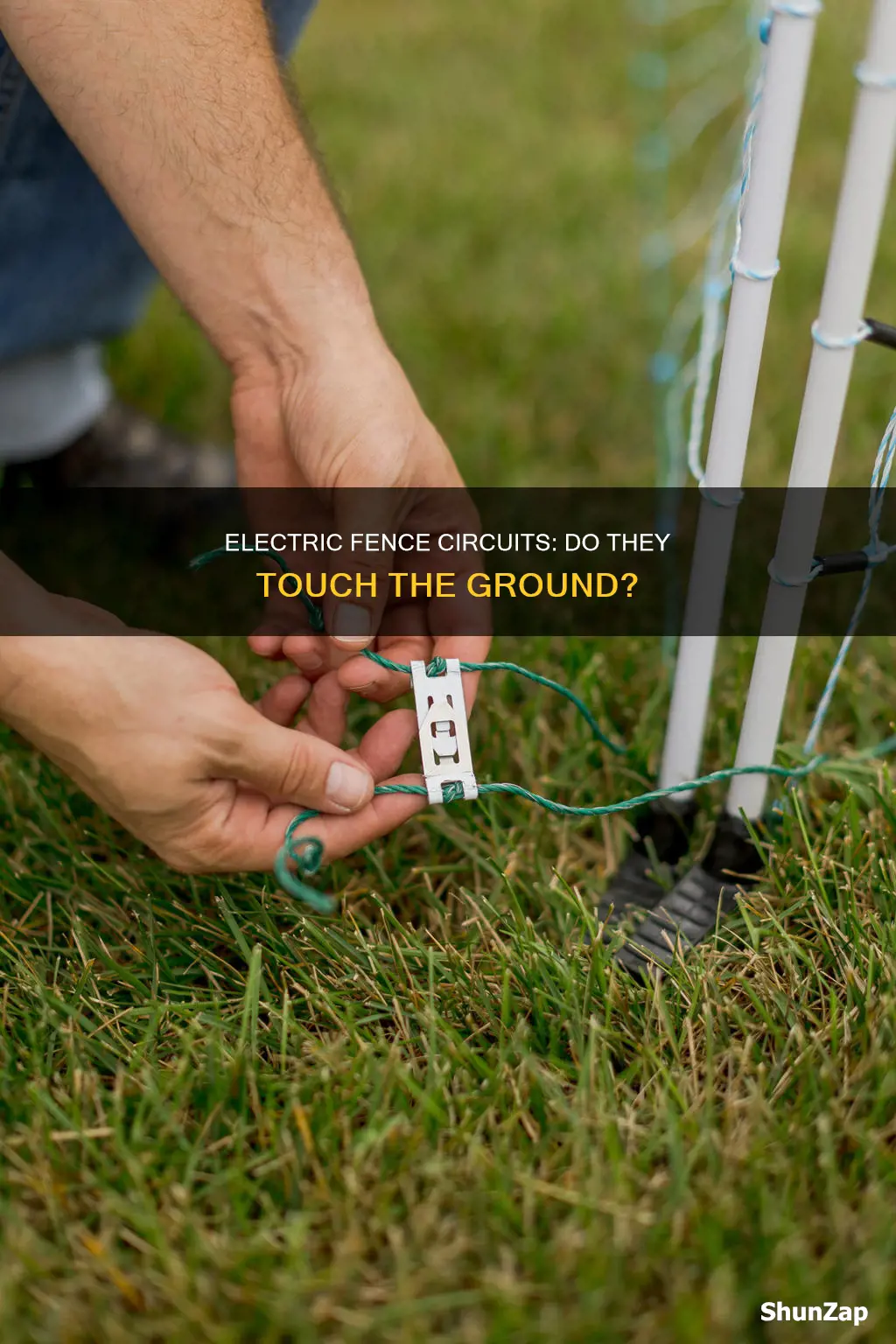 do electric fence circuits touch the ground