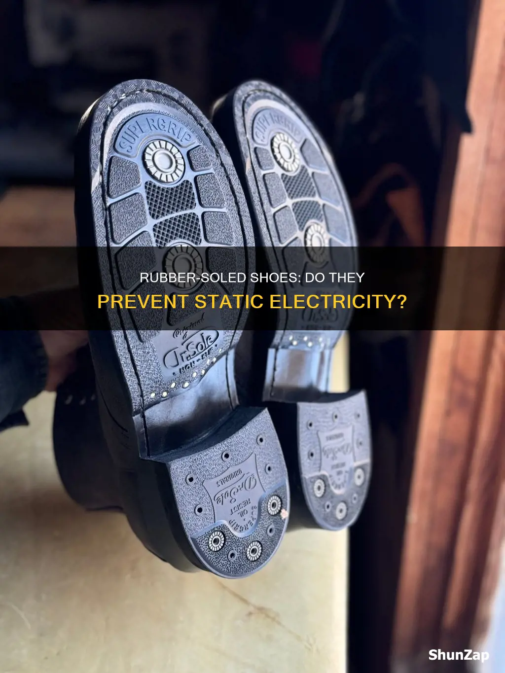 do rubber souled shoes ground out electricity