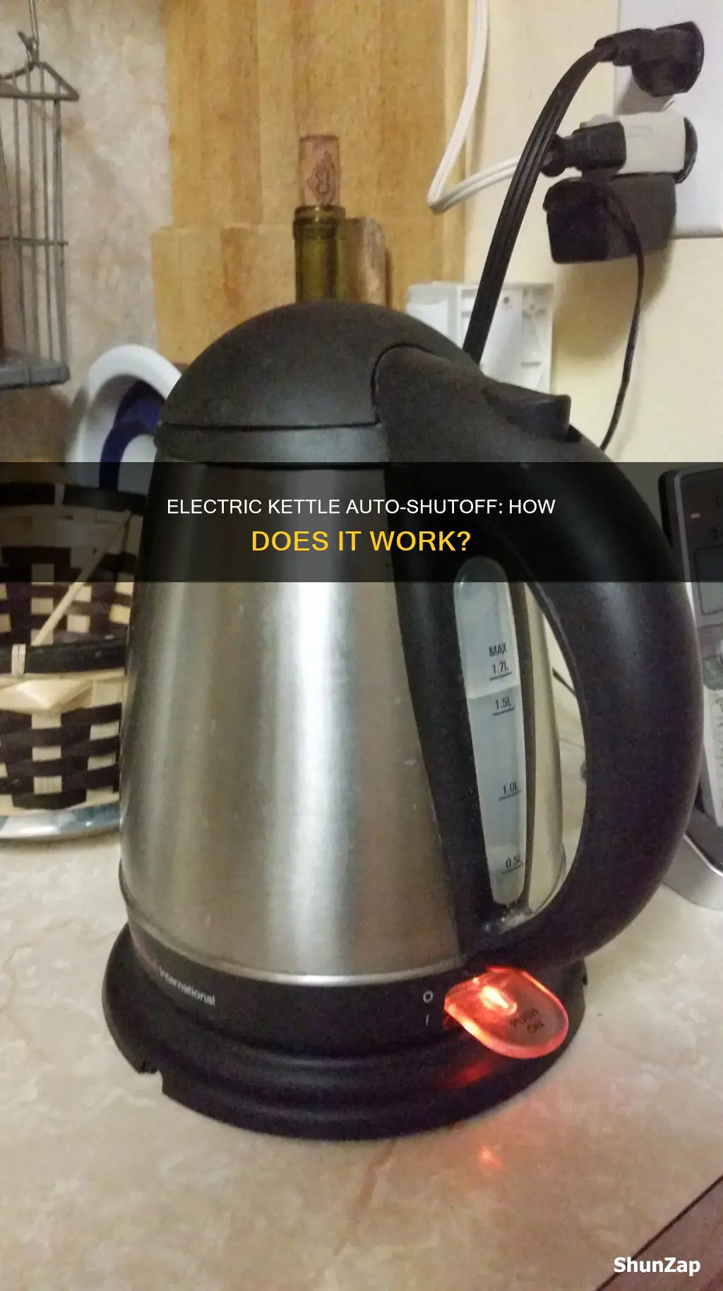 how does an electric kettle shut off