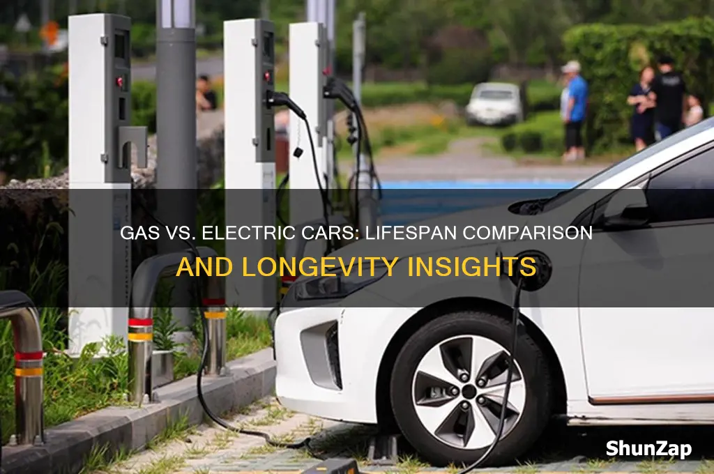 how long do gas cars last compared to electric cars