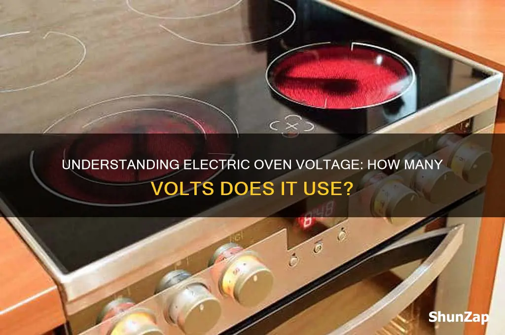 how many volts does an electric oven use