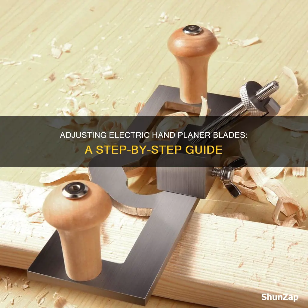 how to adjust electric hand planer blades