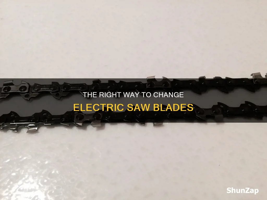 how to change an electric saw blade