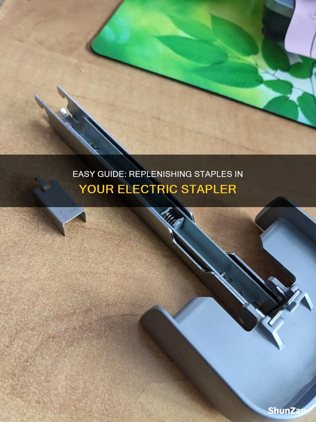how to change staples in electric stapler