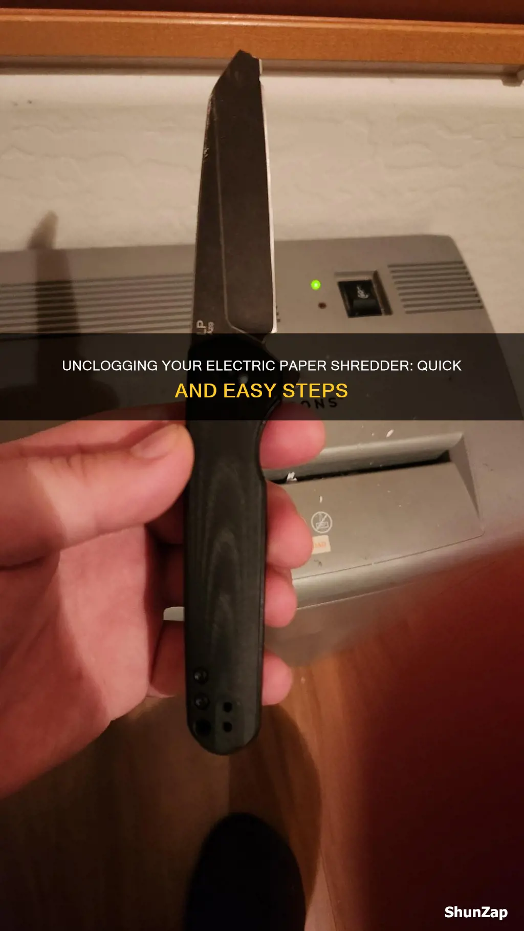 how to unclog a electric paper shredder