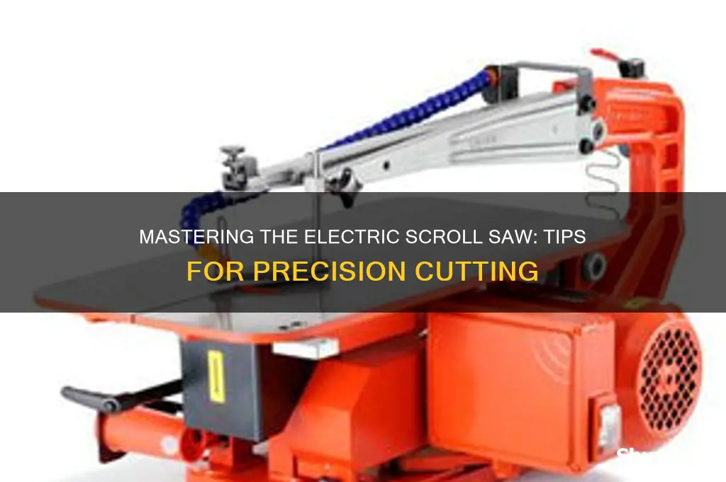 how to use an electric scroll saw